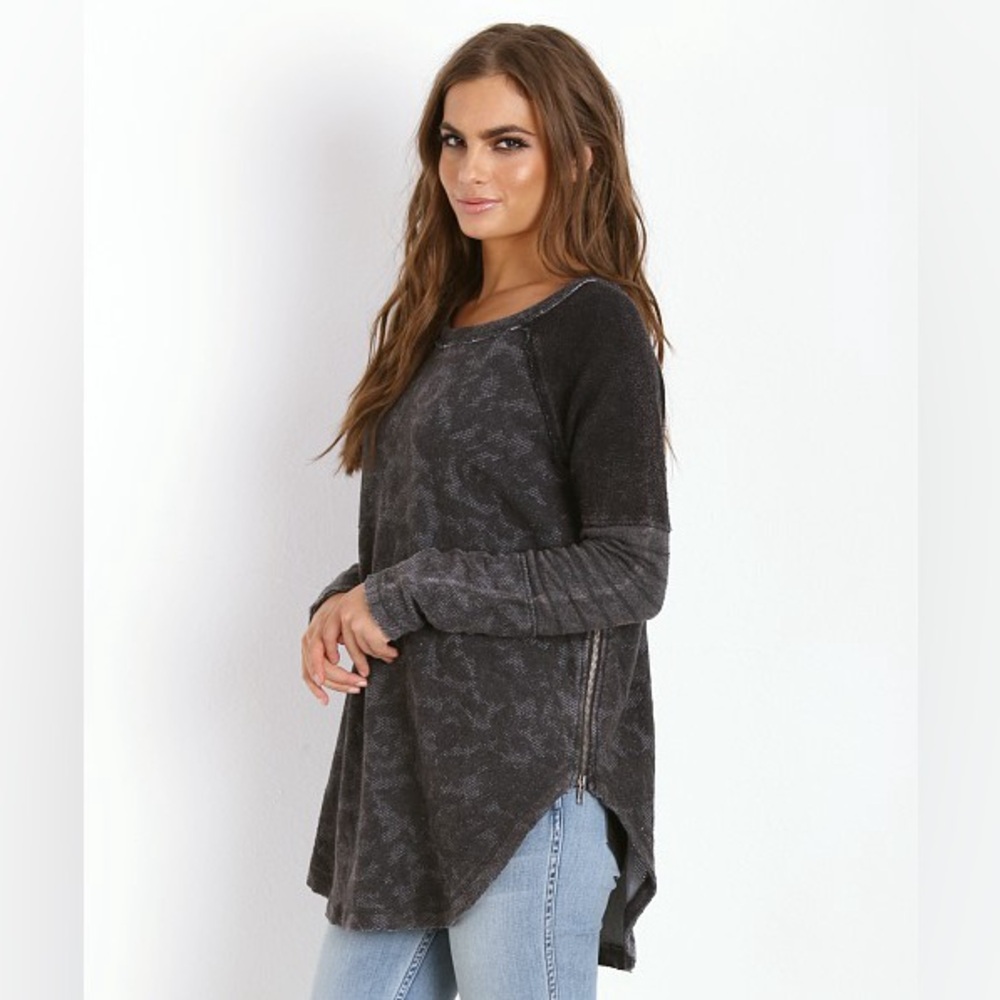 FREE PEOPLE Charcoal Zipper Side Stripe Sleeve “Bed of Roses” Tunic Sweatshirt